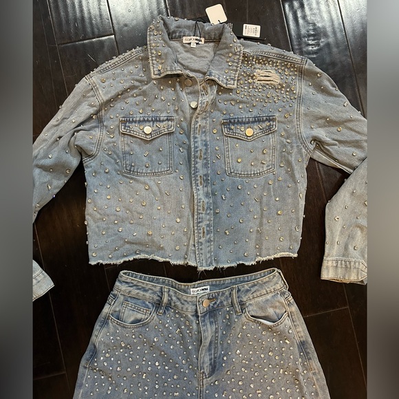 NWT Razzle Dazzle rhinestone embellished jeans & denim jacket M 2 pc set cropped - Picture 9 of 10